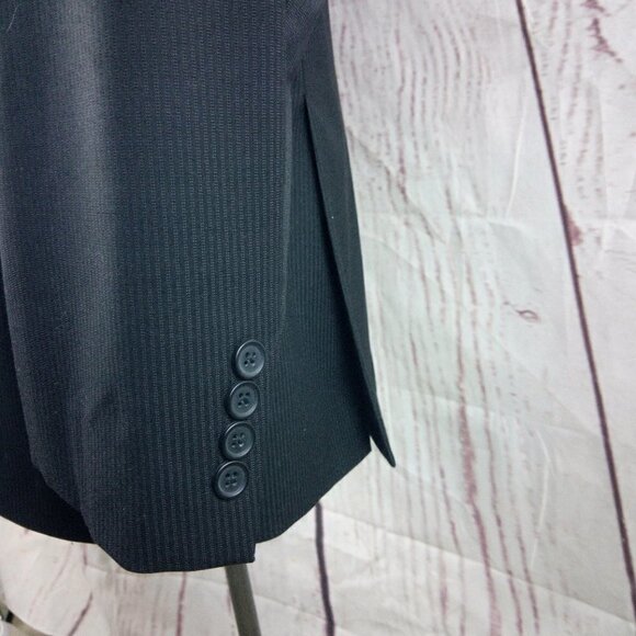 Izod 46R 2 Button Black Pinstripe Suit Blazer Jacket - Picture 4 of 10